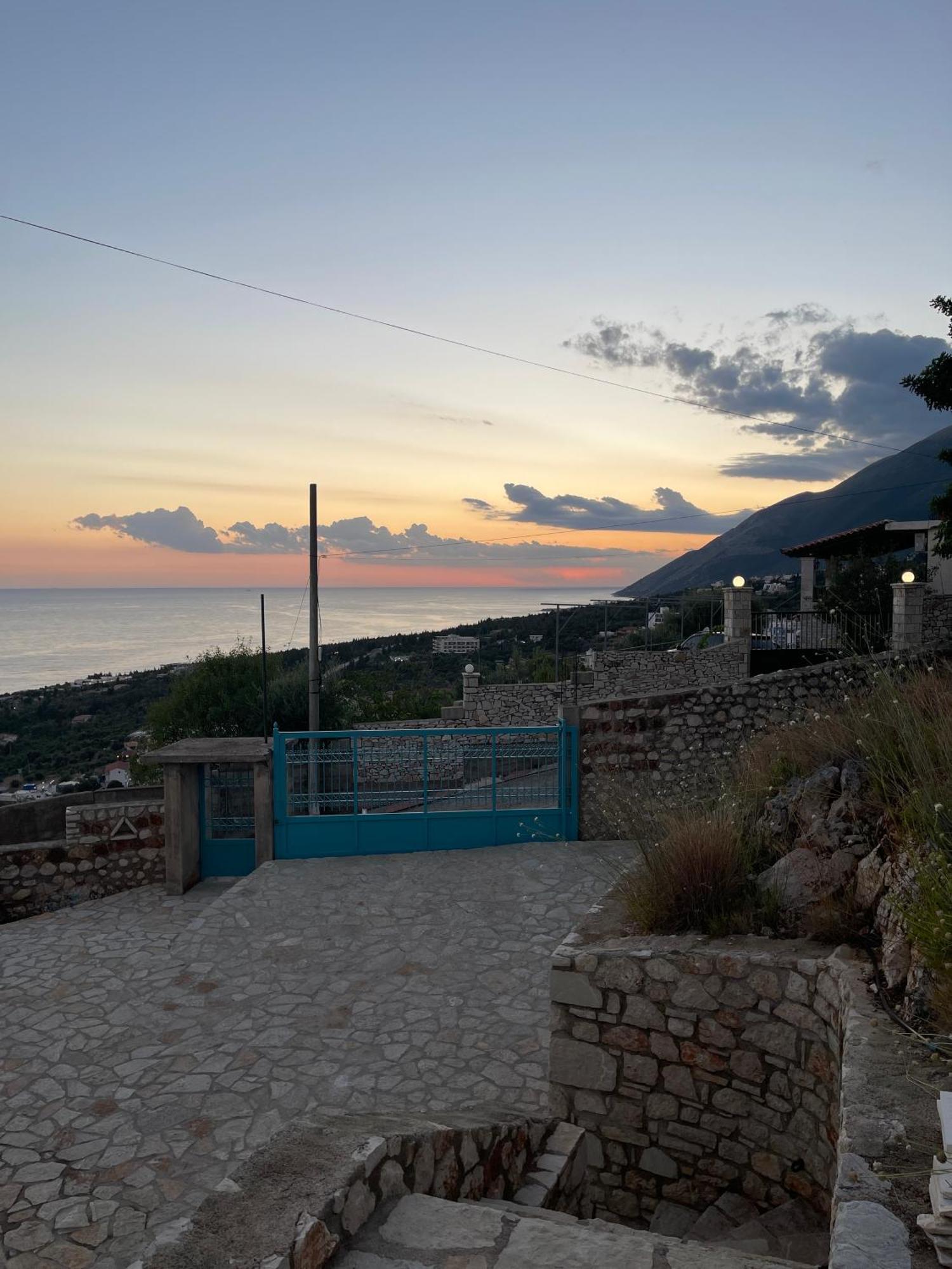 Endless Blue Apartments Dhermi Exterior photo